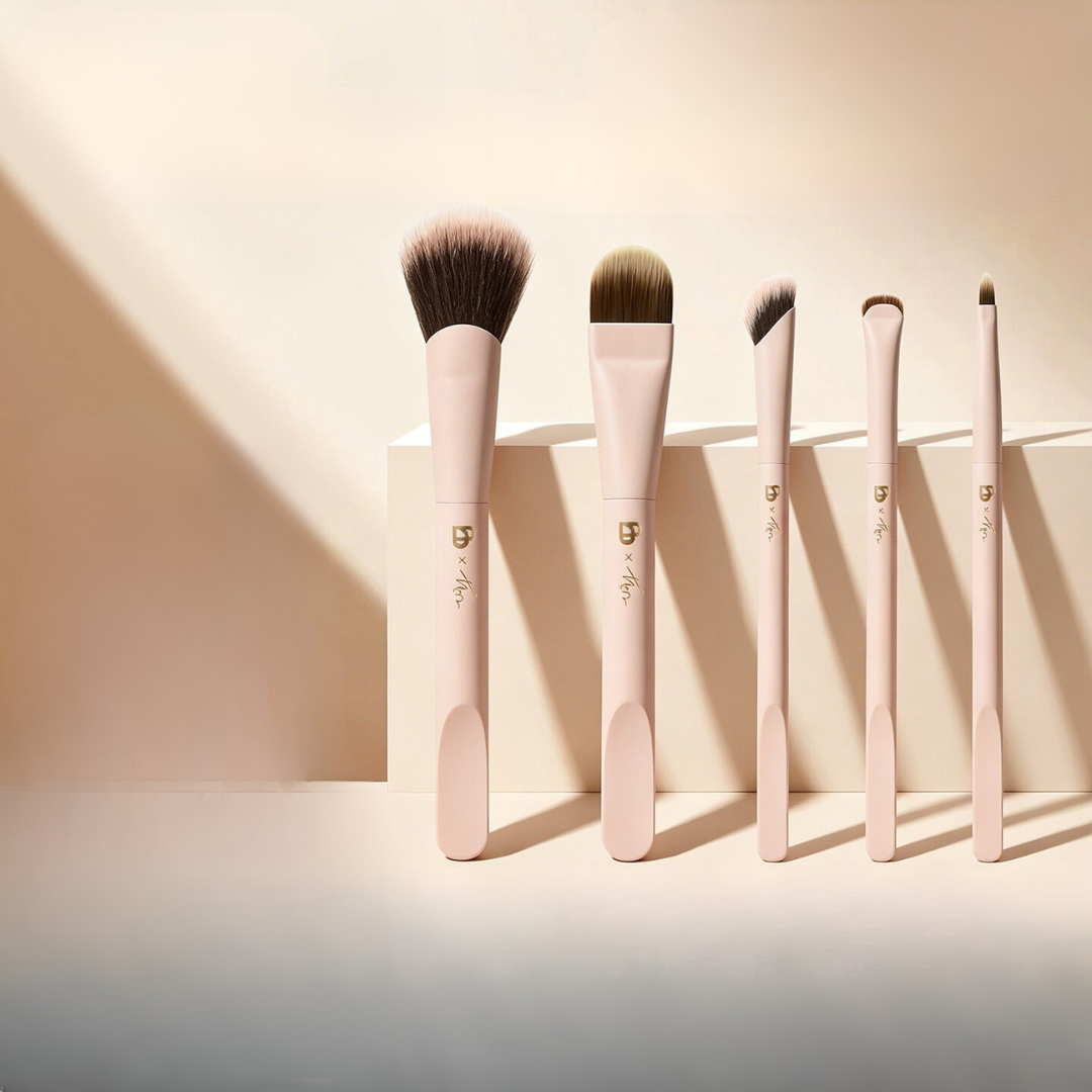 BLJ Radiant Realm Makeup Brush 1pc 标记沐光之境化妆刷