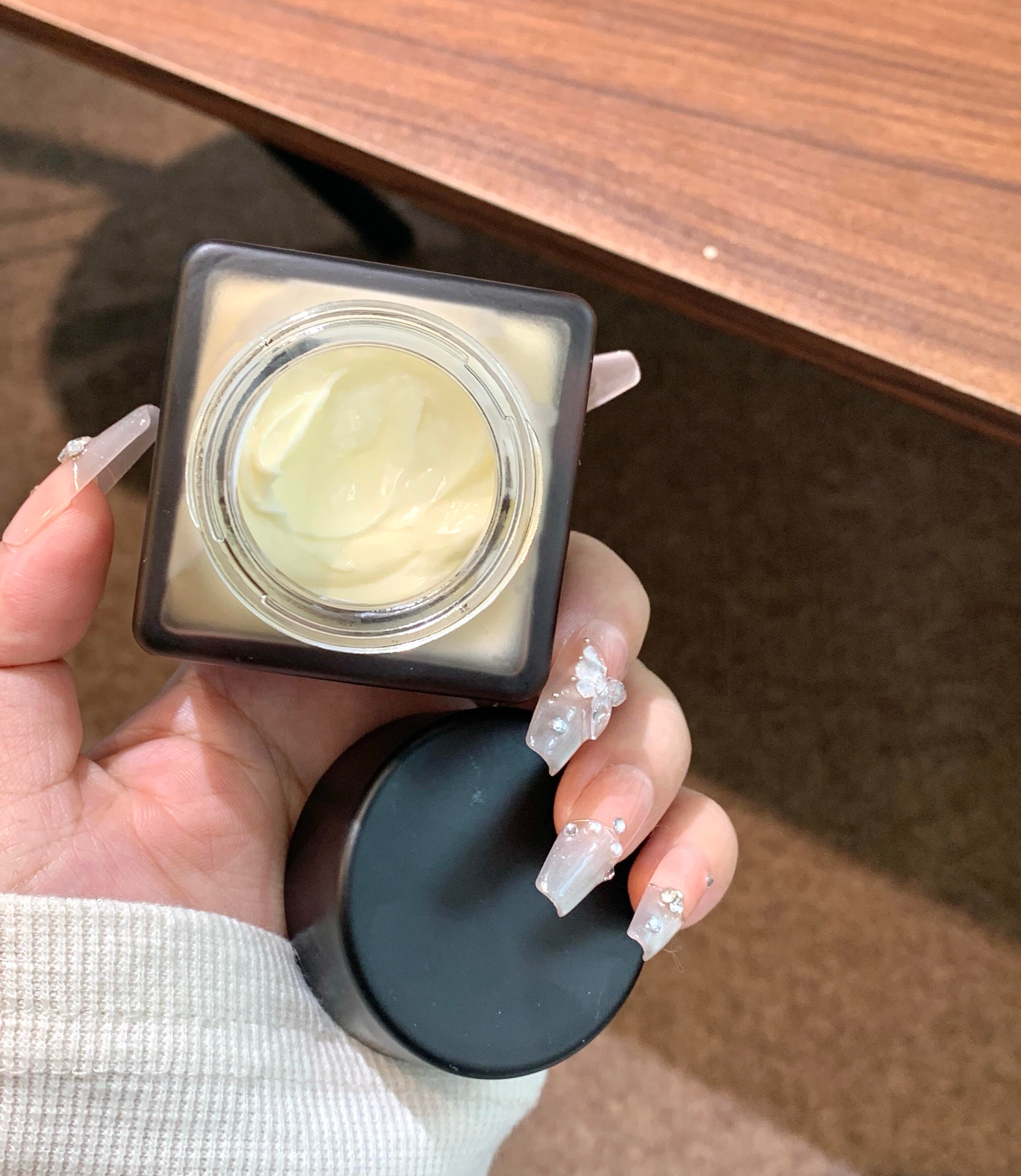 CARSLAN Black Magnet Moisturizing Primer Cream 35g 卡姿兰黑磁沁润妆前面霜