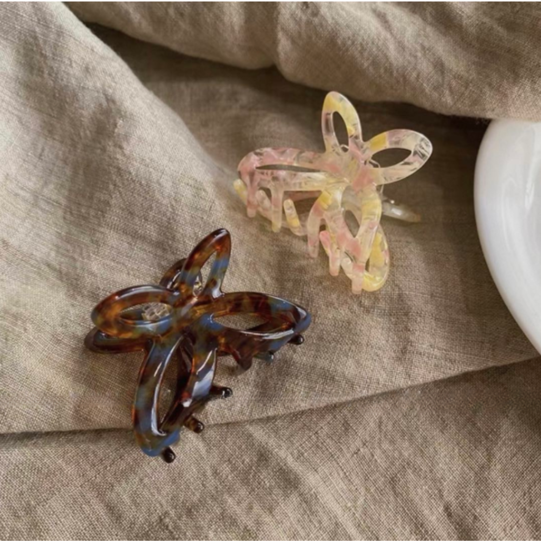 CuteHart Butterfly Claw Clip - Dreamy Acetate Claw Clip with Openwork Butterfly Design for an Ethereal Style 2pcs 镂空蝴蝶抓夹呈现灵动轻盈气质