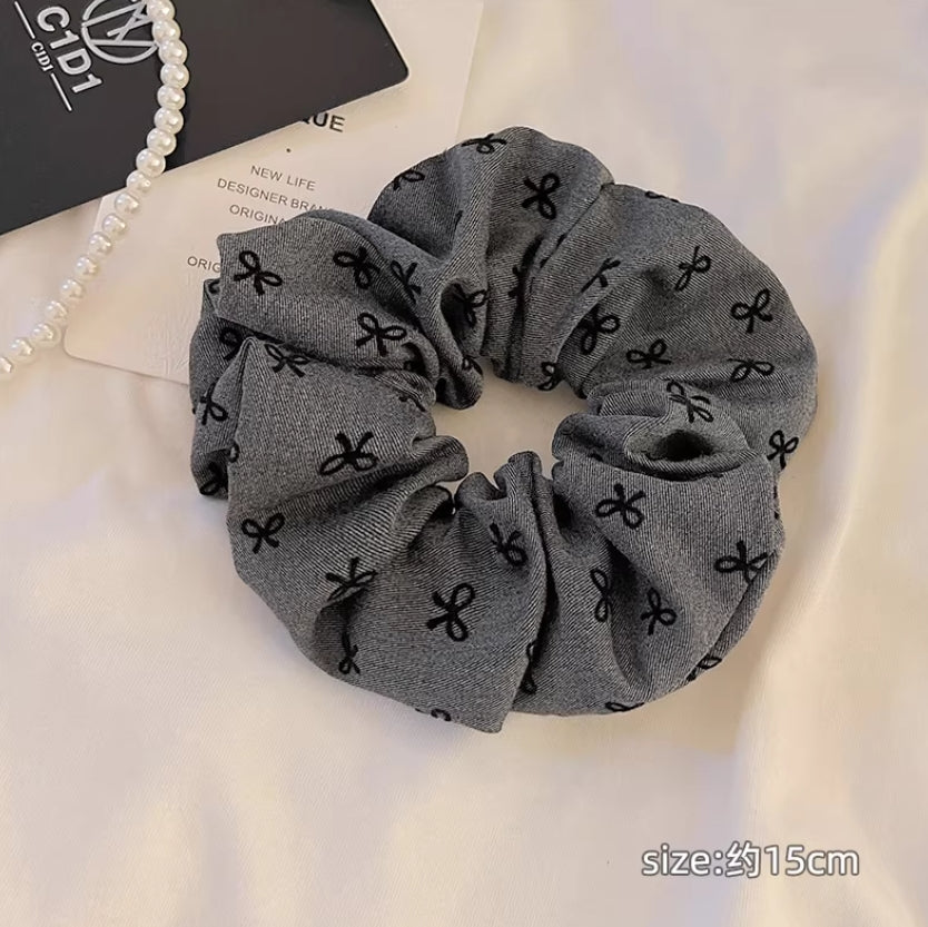 CuteHart Elegant Black Hair Tie - Charming Bow Hair Tie or Polka Dot Hair Tie for a Stylish Look 2pcs 气质黑色波点蝴蝶结大肠发圈尽显时尚风采