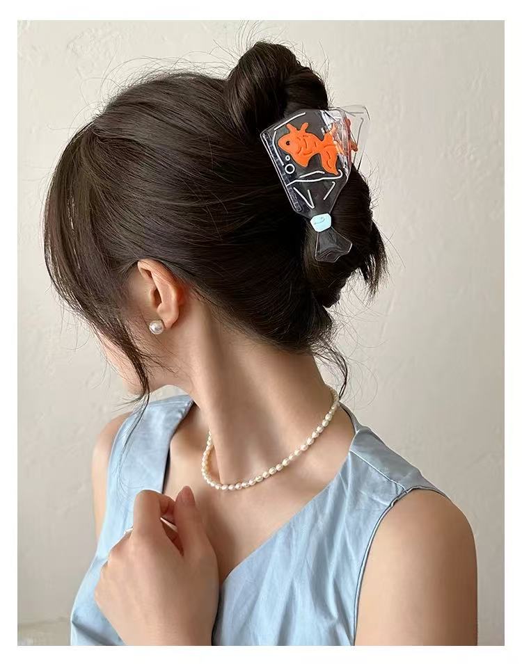 CuteHart Claw Clip Fish - Cute Claw Clip to Add a Touch of Fun to Your Hairstyle 2pcs 可爱小金鱼抓夹为你的发型增添趣味元素