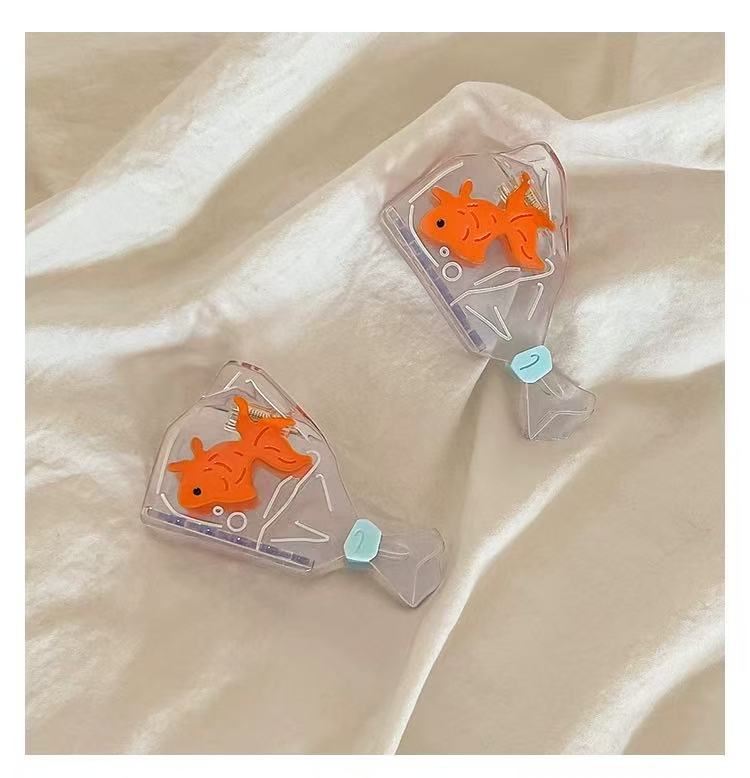 CuteHart Claw Clip Fish - Cute Claw Clip to Add a Touch of Fun to Your Hairstyle 2pcs 可爱小金鱼抓夹为你的发型增添趣味元素
