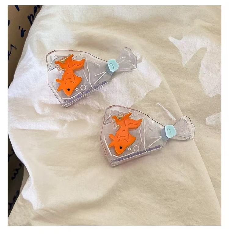 CuteHart Claw Clip Fish - Cute Claw Clip to Add a Touch of Fun to Your Hairstyle 2pcs 可爱小金鱼抓夹为你的发型增添趣味元素