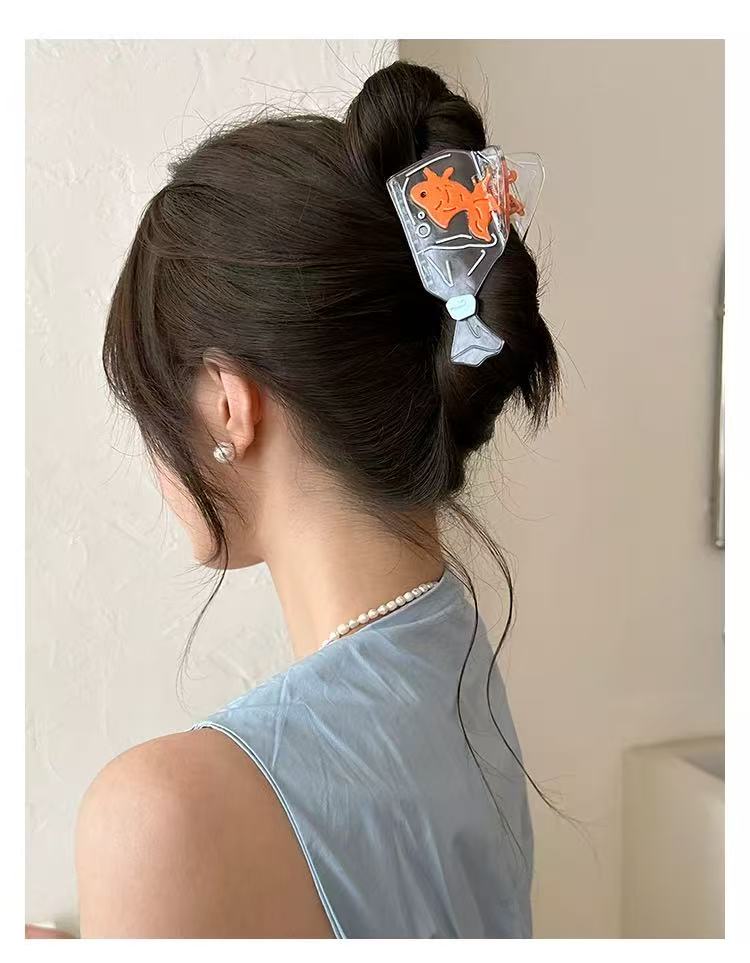 CuteHart Claw Clip Fish - Cute Claw Clip to Add a Touch of Fun to Your Hairstyle 2pcs 可爱小金鱼抓夹为你的发型增添趣味元素