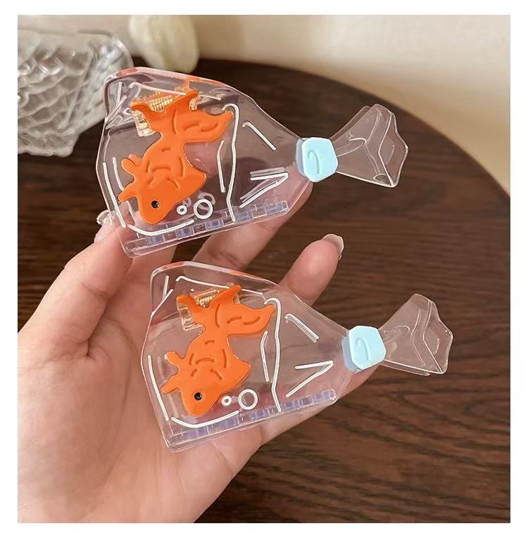 CuteHart Claw Clip Fish - Cute Claw Clip to Add a Touch of Fun to Your Hairstyle 2pcs 可爱小金鱼抓夹为你的发型增添趣味元素