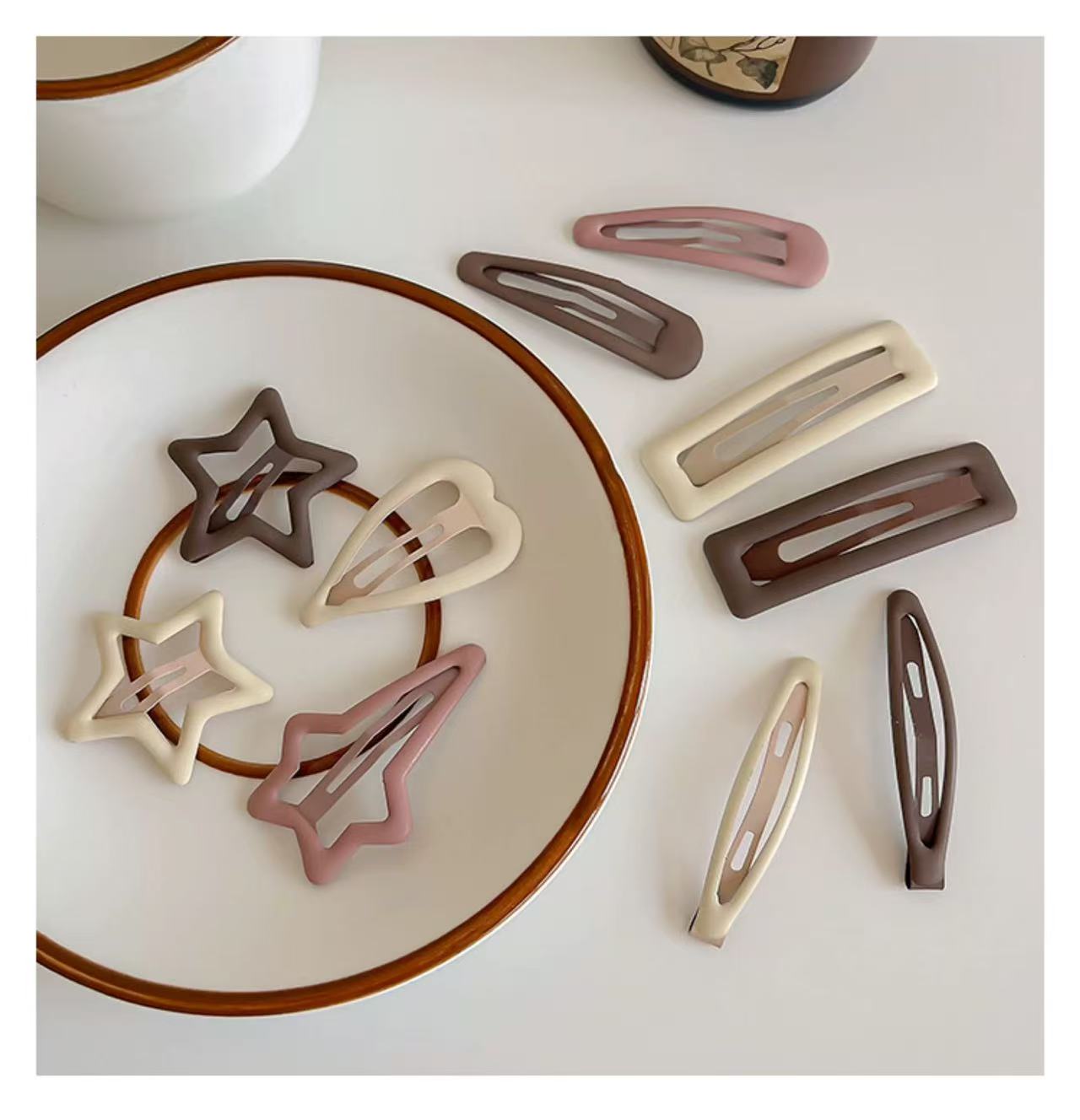 CuteHart Cute Star Hair Clips - Stylish Side Hair Clips for a Charming and Whimsical Look 3pcs/4pcs 时尚可爱星星发夹侧发夹带来迷人俏皮造型