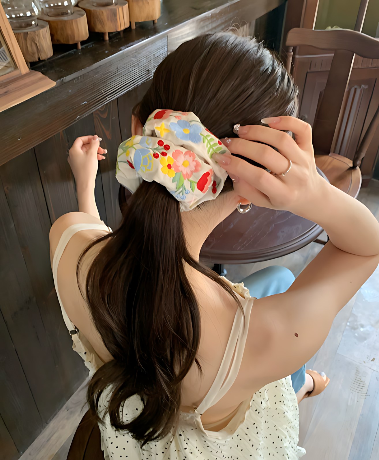 CuteHart Embroidered Hair Tie - Elegant Hair Tie with Detailed Floral Embroidery for an Artistic Look 1pc 重工刺绣花朵发圈呈现复古精美质感