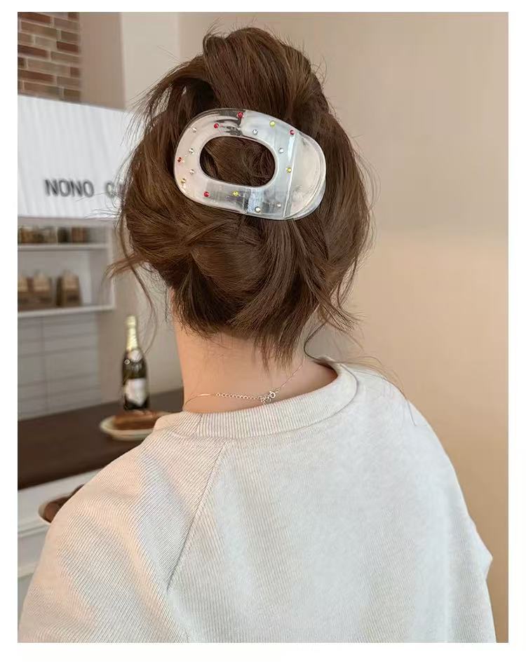 CuteHart Star Bow Shaped Hair Claw Clip - Sparkling Milky White Rhinestone Design 1pc 闪耀彩钻装饰的奶白色星形蝴蝶结抓夹