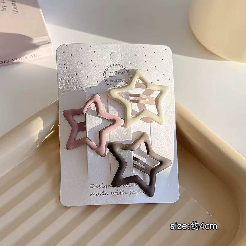 CuteHart Cute Star Hair Clips - Stylish Side Hair Clips for a Charming and Whimsical Look 3pcs/4pcs 时尚可爱星星发夹侧发夹带来迷人俏皮造型
