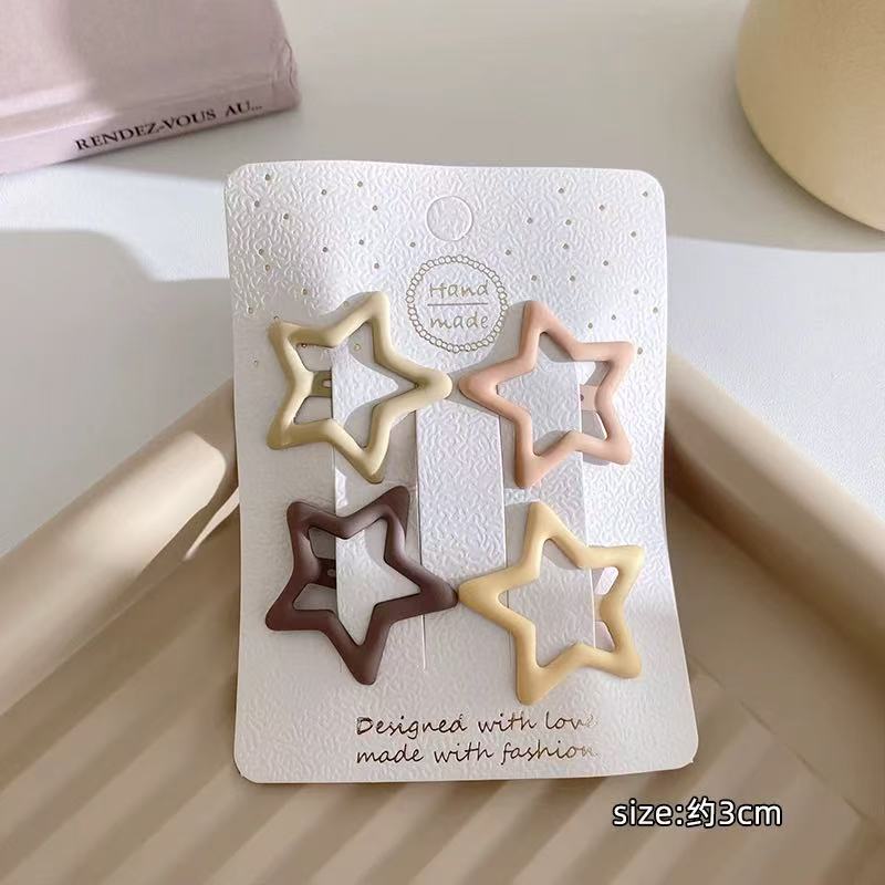 CuteHart Cute Star Hair Clips - Stylish Side Hair Clips for a Charming and Whimsical Look 3pcs/4pcs 时尚可爱星星发夹侧发夹带来迷人俏皮造型
