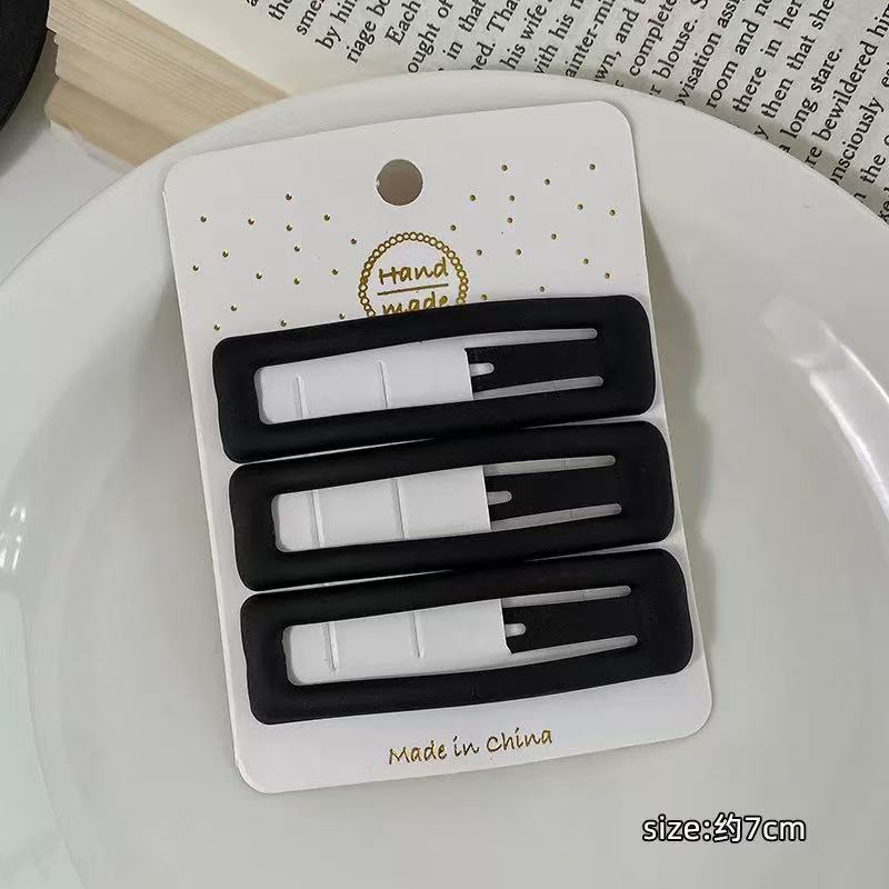 CuteHart Cute Star Hair Clips - Stylish Side Hair Clips for a Charming and Whimsical Look 3pcs/4pcs 时尚可爱星星发夹侧发夹带来迷人俏皮造型