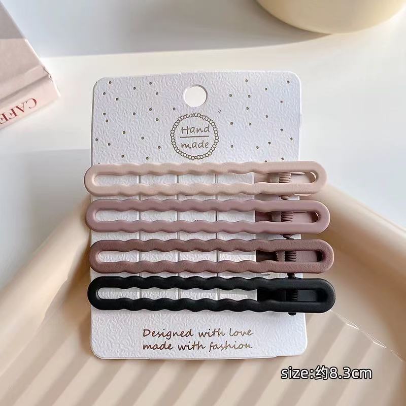 CuteHart Cute Star Hair Clips - Stylish Side Hair Clips for a Charming and Whimsical Look 3pcs/4pcs 时尚可爱星星发夹侧发夹带来迷人俏皮造型