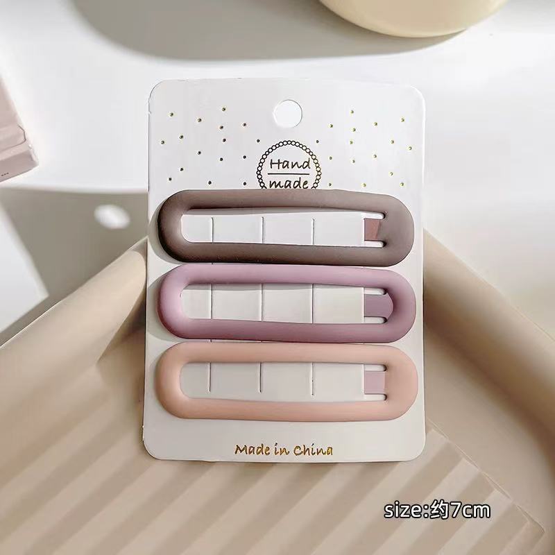 CuteHart Cute Star Hair Clips - Stylish Side Hair Clips for a Charming and Whimsical Look 3pcs/4pcs 时尚可爱星星发夹侧发夹带来迷人俏皮造型