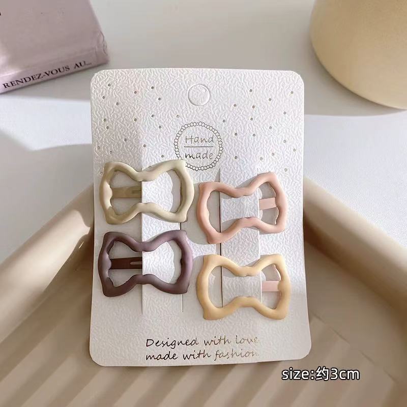 CuteHart Cute Star Hair Clips - Stylish Side Hair Clips for a Charming and Whimsical Look 3pcs/4pcs 时尚可爱星星发夹侧发夹带来迷人俏皮造型