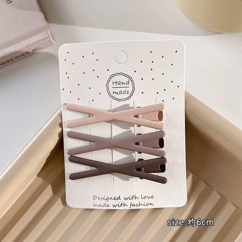 CuteHart Cute Star Hair Clips - Stylish Side Hair Clips for a Charming and Whimsical Look 3pcs/4pcs 时尚可爱星星发夹侧发夹带来迷人俏皮造型