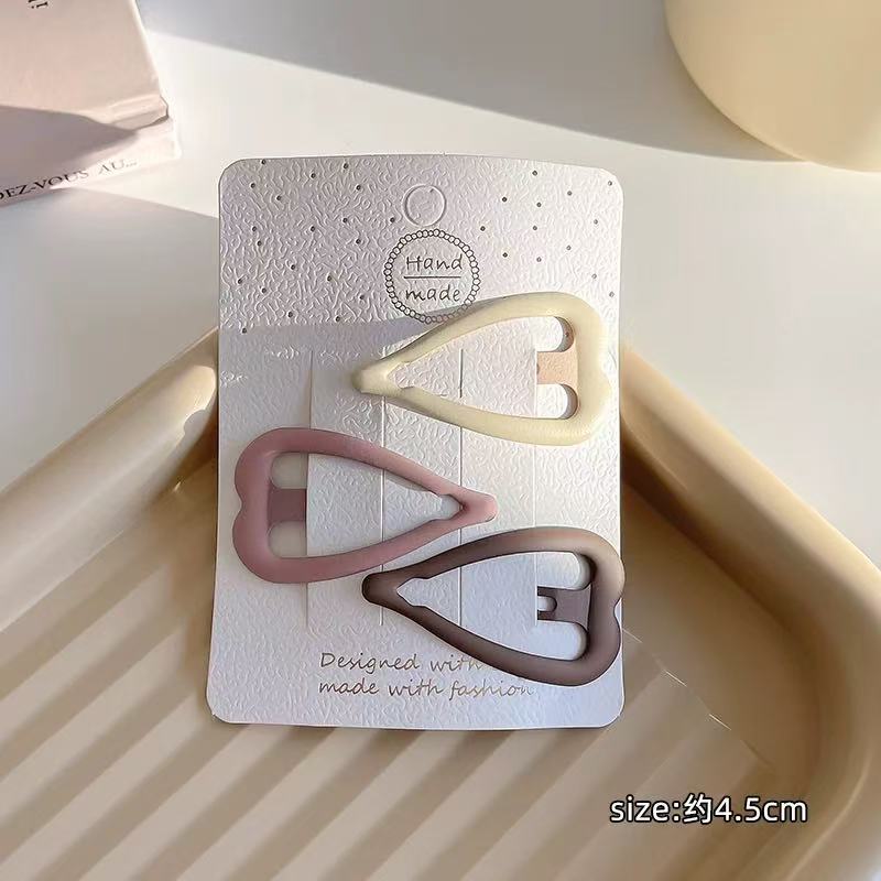 CuteHart Cute Star Hair Clips - Stylish Side Hair Clips for a Charming and Whimsical Look 3pcs/4pcs 时尚可爱星星发夹侧发夹带来迷人俏皮造型