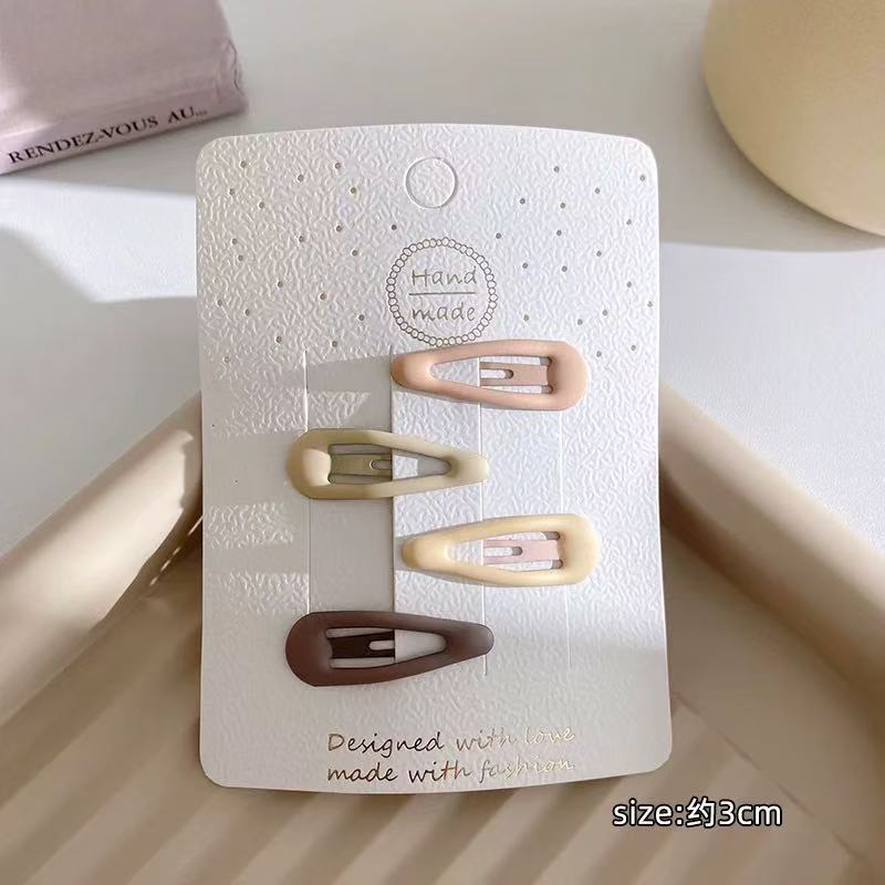 CuteHart Cute Star Hair Clips - Stylish Side Hair Clips for a Charming and Whimsical Look 3pcs/4pcs 时尚可爱星星发夹侧发夹带来迷人俏皮造型