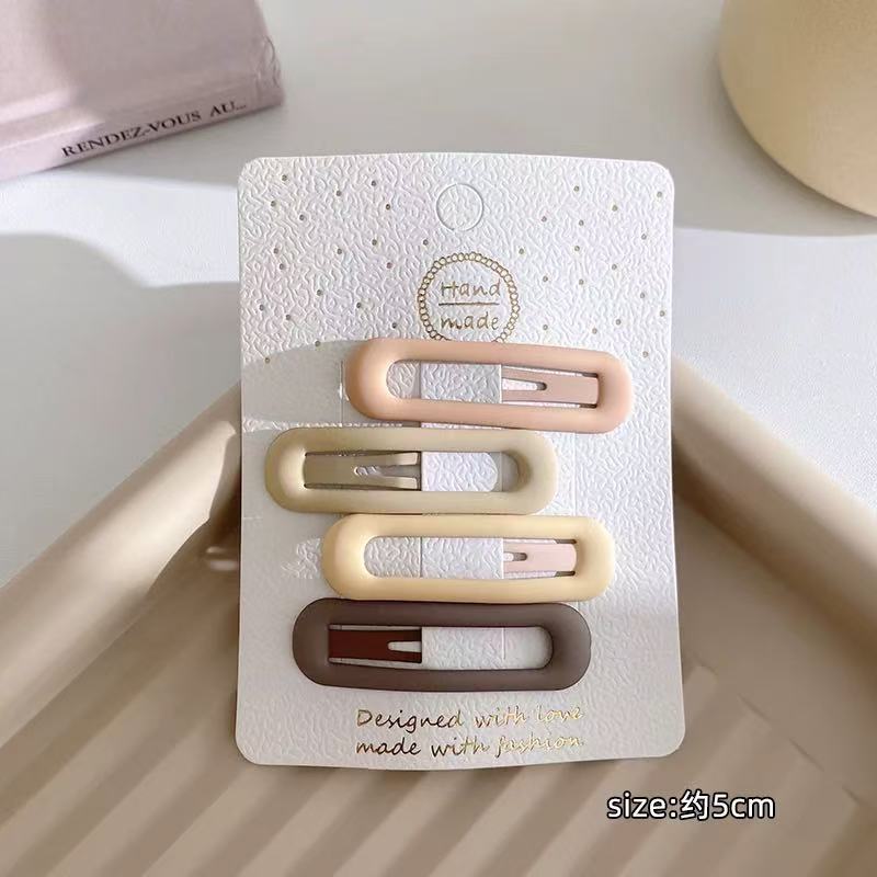 CuteHart Cute Star Hair Clips - Stylish Side Hair Clips for a Charming and Whimsical Look 3pcs/4pcs 时尚可爱星星发夹侧发夹带来迷人俏皮造型