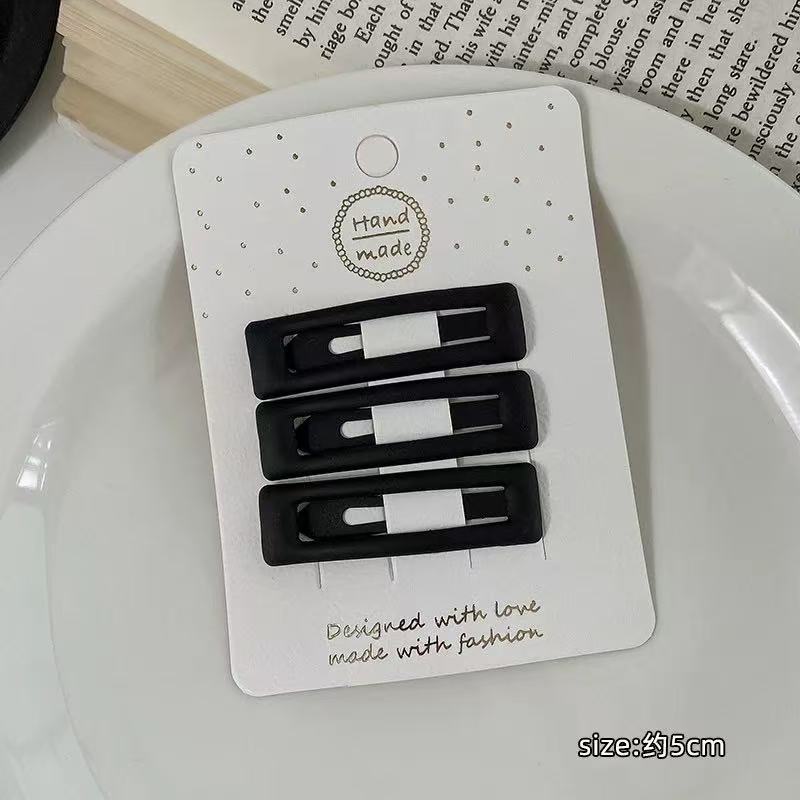 CuteHart Cute Star Hair Clips - Stylish Side Hair Clips for a Charming and Whimsical Look 3pcs/4pcs 时尚可爱星星发夹侧发夹带来迷人俏皮造型