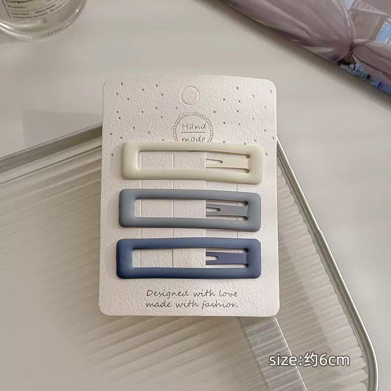 CuteHart Cute Star Hair Clips - Stylish Side Hair Clips for a Charming and Whimsical Look 3pcs/4pcs 时尚可爱星星发夹侧发夹带来迷人俏皮造型