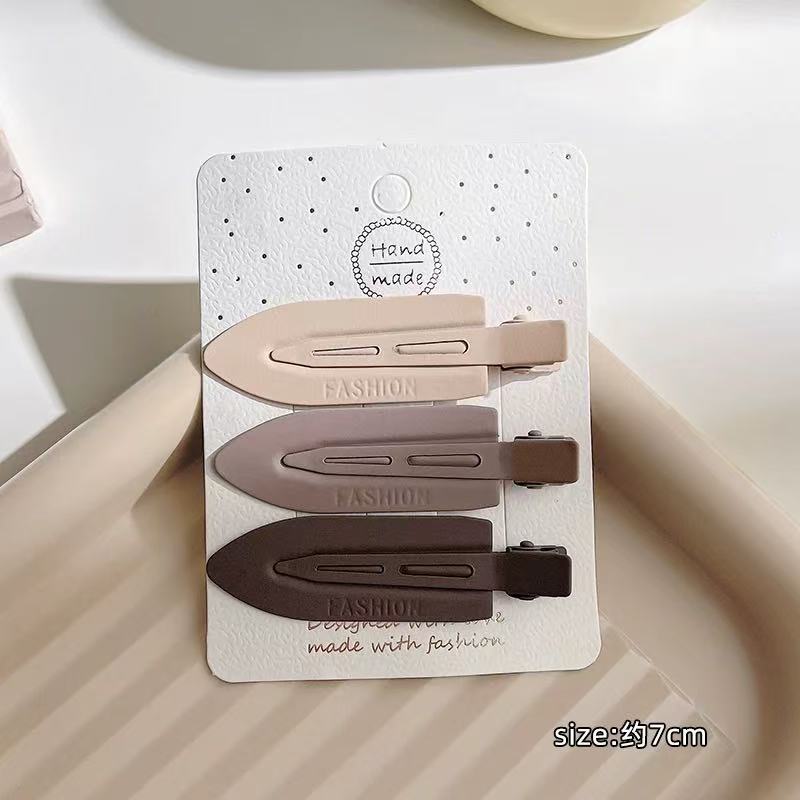 CuteHart Cute Star Hair Clips - Stylish Side Hair Clips for a Charming and Whimsical Look 3pcs/4pcs 时尚可爱星星发夹侧发夹带来迷人俏皮造型