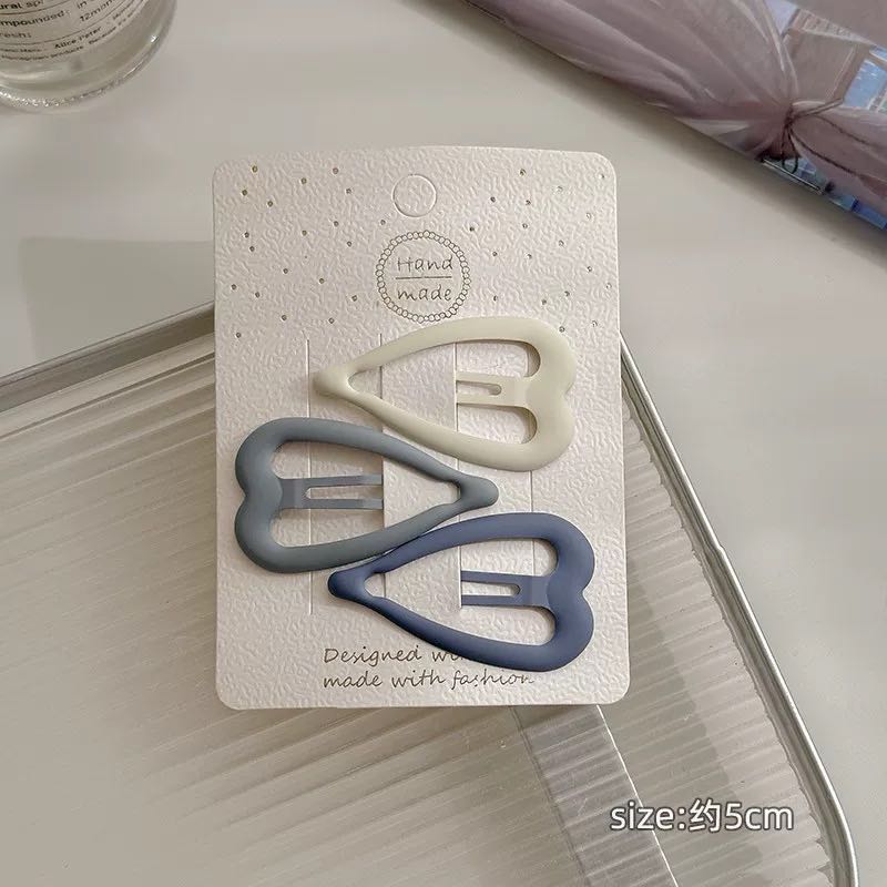 CuteHart Cute Star Hair Clips - Stylish Side Hair Clips for a Charming and Whimsical Look 3pcs/4pcs 时尚可爱星星发夹侧发夹带来迷人俏皮造型