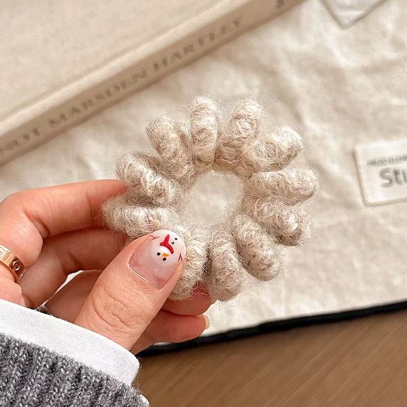 CuteHart Simplified Plush Spiral Hair Tie - Elastic Hair Ties for a Comfortable and Secure Hold 3pcs 简约毛毛绒电话线发圈弹力十足舒适稳固