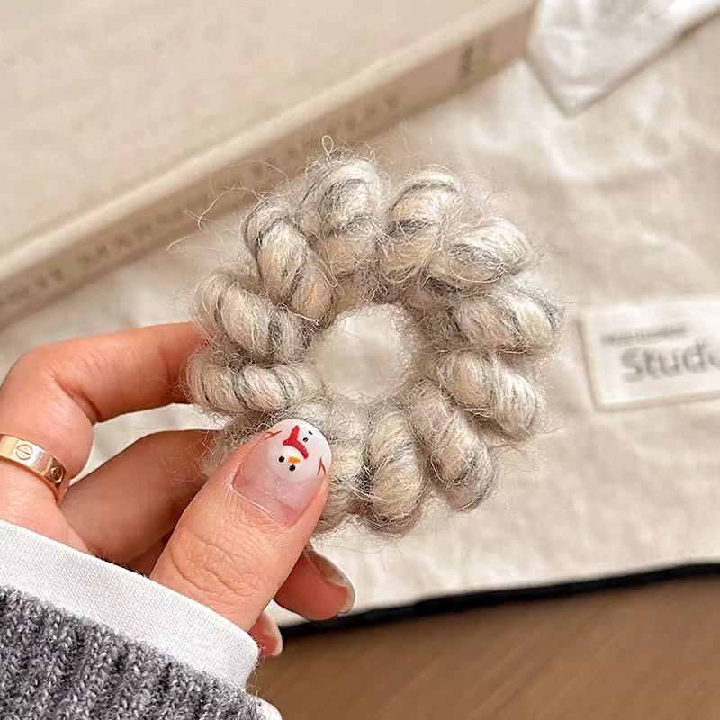 CuteHart Simplified Plush Spiral Hair Tie - Elastic Hair Ties for a Comfortable and Secure Hold 3pcs 简约毛毛绒电话线发圈弹力十足舒适稳固