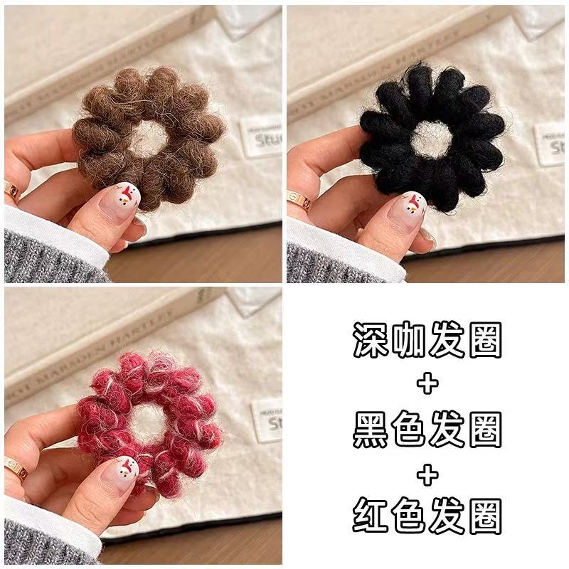 CuteHart Simplified Plush Spiral Hair Tie - Elastic Hair Ties for a Comfortable and Secure Hold 3pcs 简约毛毛绒电话线发圈弹力十足舒适稳固