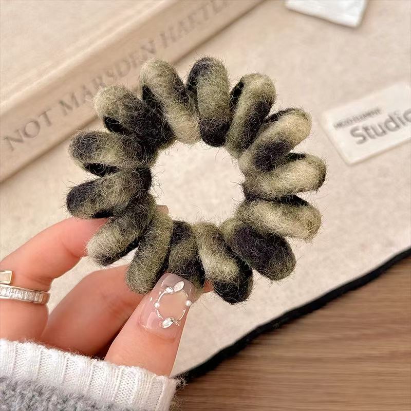 CuteHart Simplified Plush Spiral Hair Tie - Elastic Hair Ties for a Comfortable and Secure Hold 3pcs 简约毛毛绒电话线发圈弹力十足舒适稳固