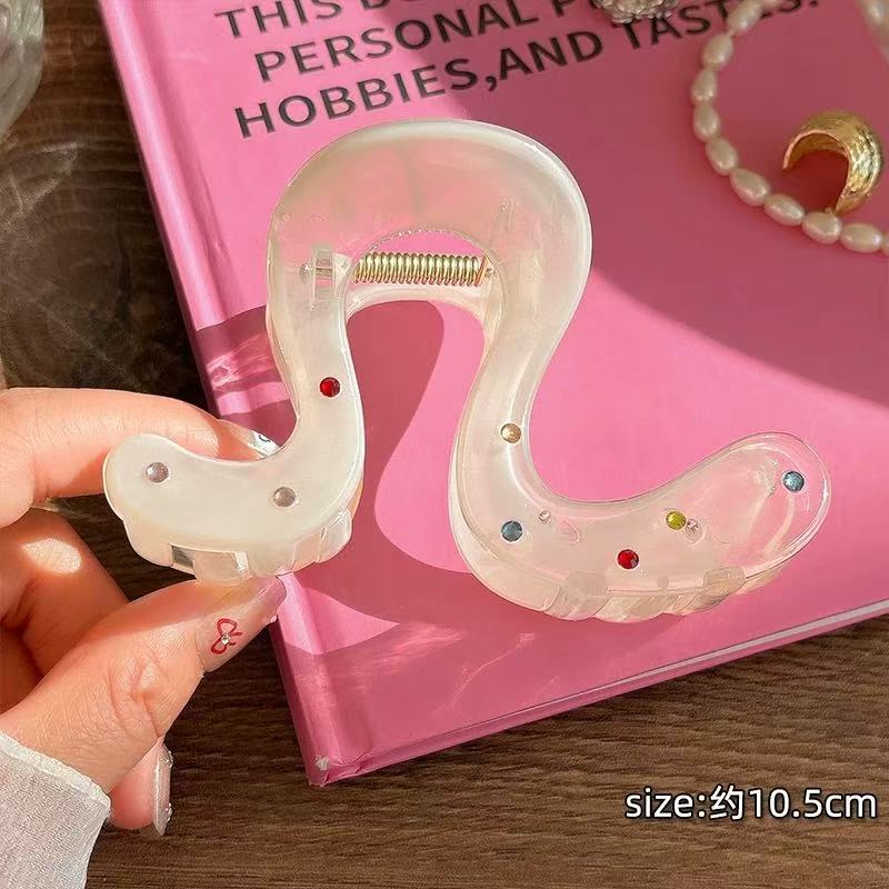 CuteHart Star Bow Shaped Hair Claw Clip - Sparkling Milky White Rhinestone Design 1pc 闪耀彩钻装饰的奶白色星形蝴蝶结抓夹