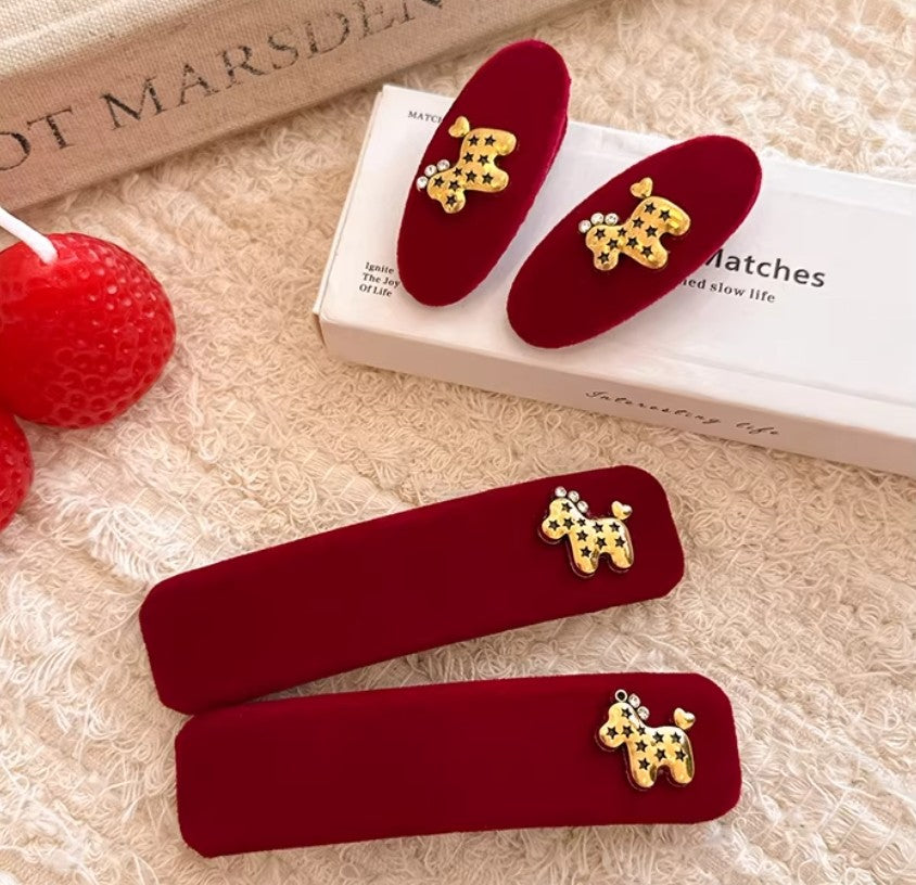 Cutehart New Year Red Velvet Little Horse Hair Clip - Textured Red Side Bangs Hair Clip 2pcs 新年红色植绒小马质感侧边刘海发夹