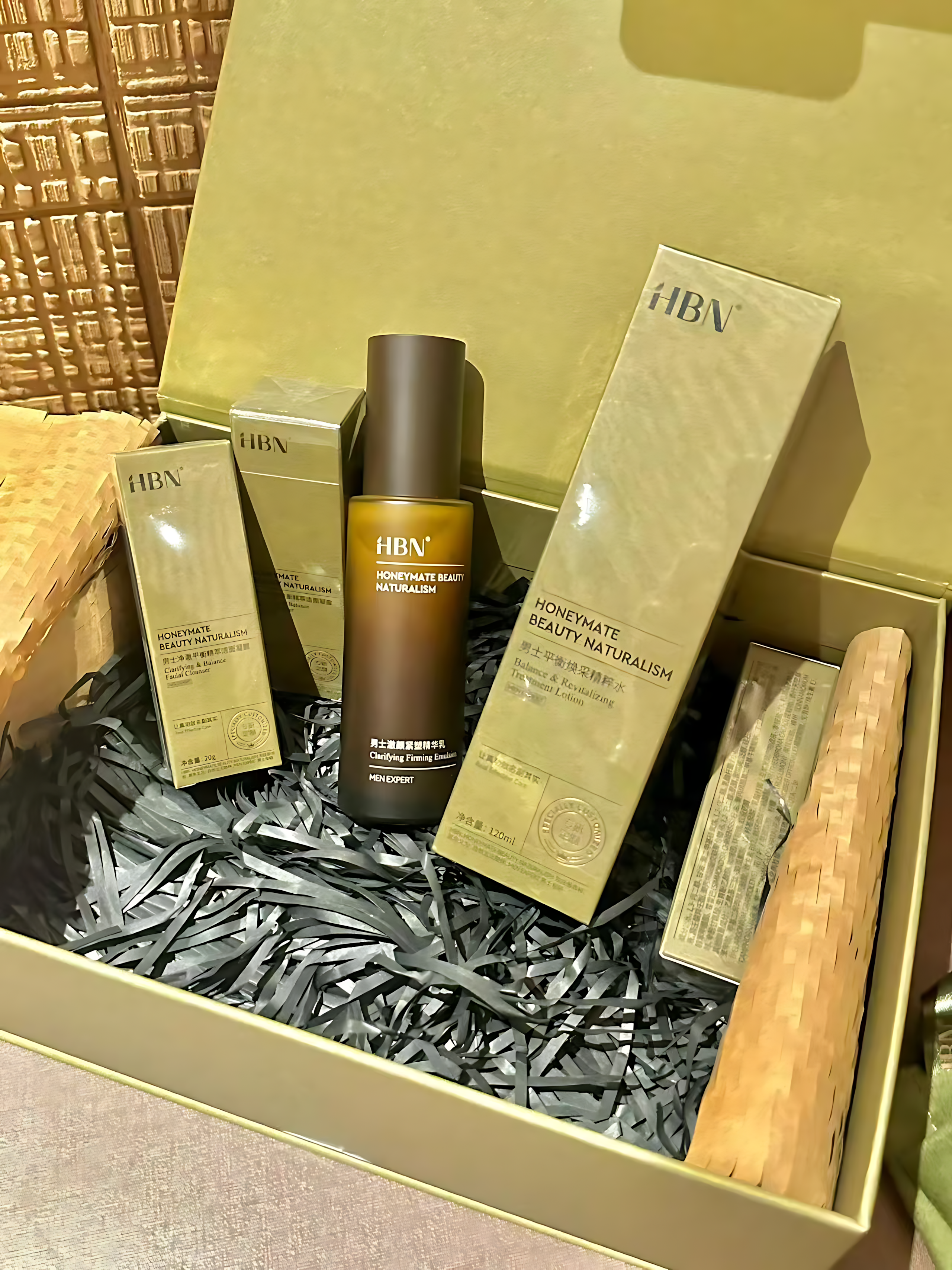 HBN Men's Clarifying Firming Emulsion 60ml HBN男士澈颜紧塑精华乳