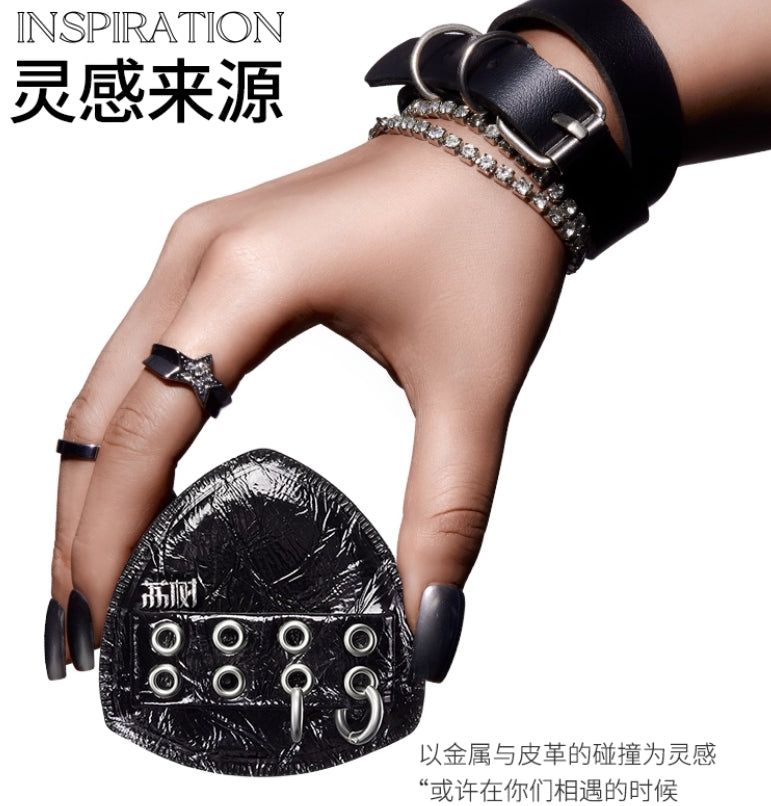 LISHU Punk-style Black Pineapple Puff 2pcs/box 荔树朋克风黑凤梨粉扑