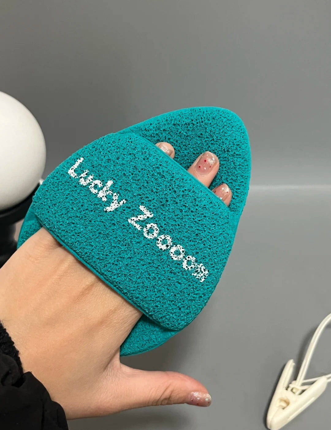 Luckyzoooom Thicker Face Wash 1pc 鹿踪更厚的洗脸扑
