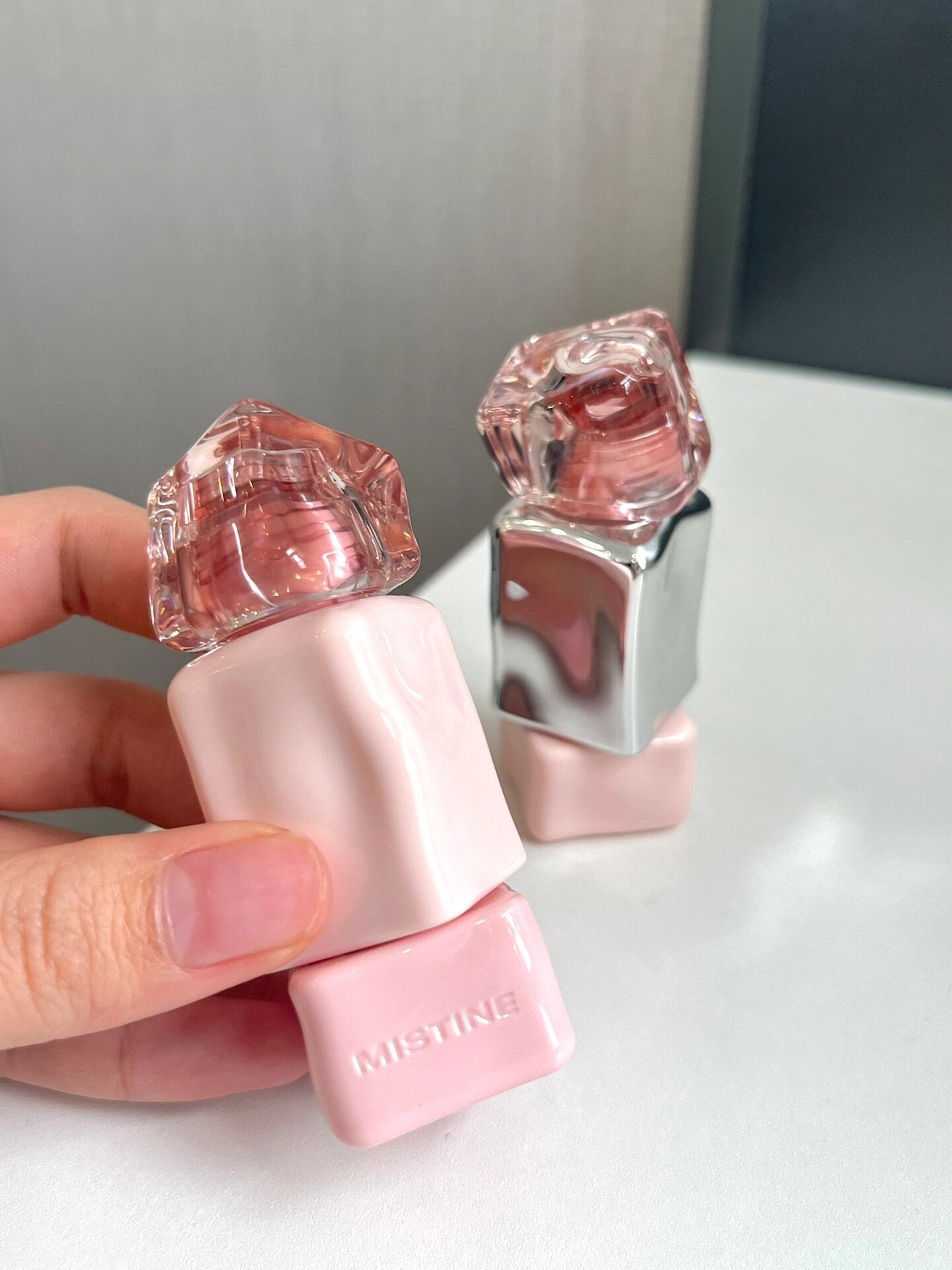 Mistine Moisturizing Matte Pink Limited Edition Lip Glaze 2.6g 2.8g 蜜丝婷滋润哑光粉色限定版唇釉