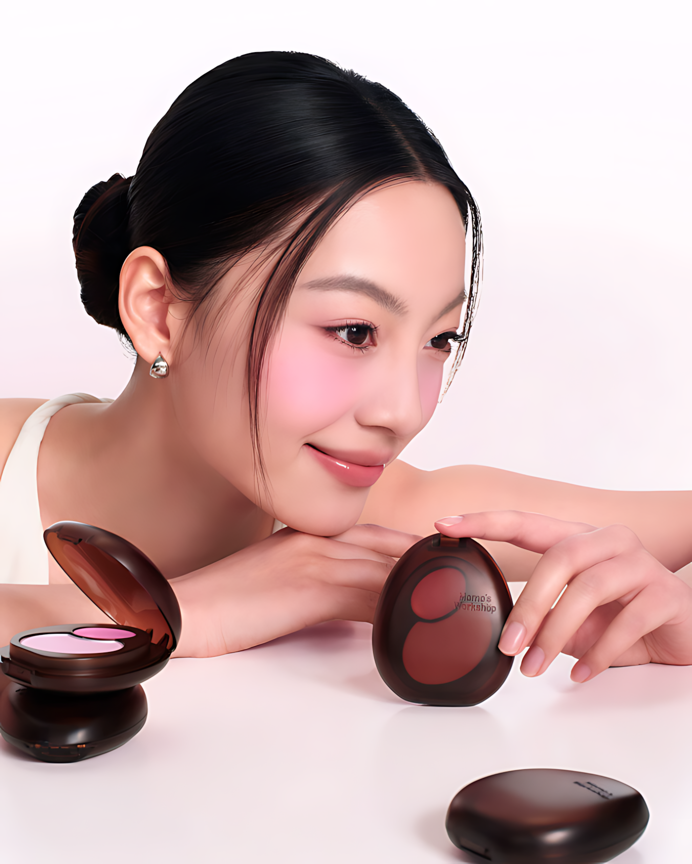 Momo's Workshop Dual-Color Blush Palette 1.4g+3.8g 毛吉吉双拼腮红盘