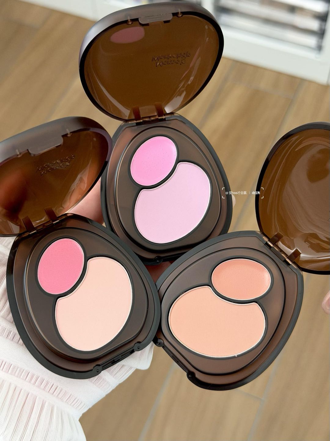 Momo's Workshop Dual-Color Blush Palette 1.4g+3.8g 毛吉吉双拼腮红盘