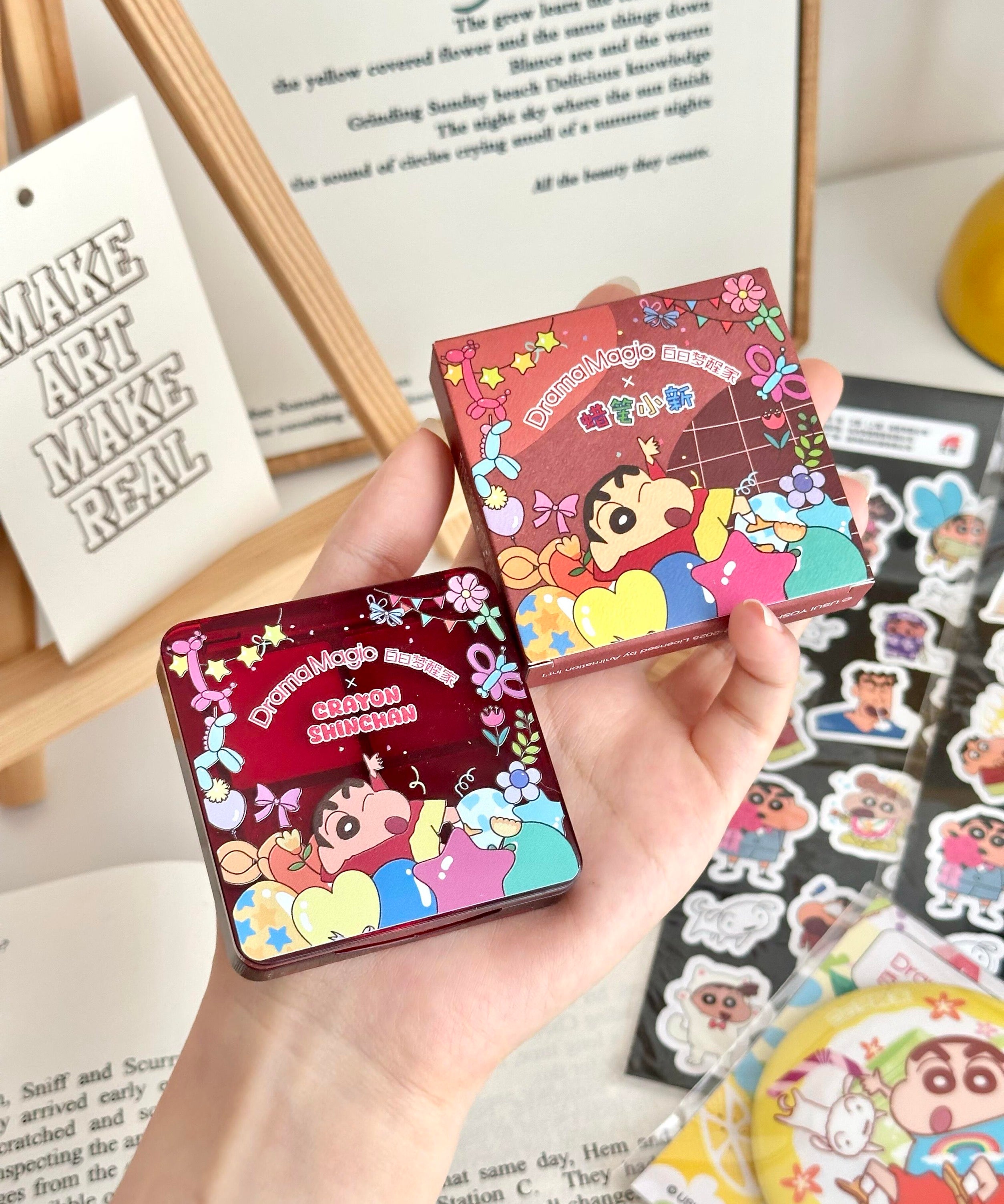 Tiktok/Douyin Hot Daydream Breaker Crayon Shin-chan x Four-Color Eyeshadow Palette 7.2g【Tiktok抖音爆款】白日梦醒家蜡笔小新联名将将好四色眼影盘