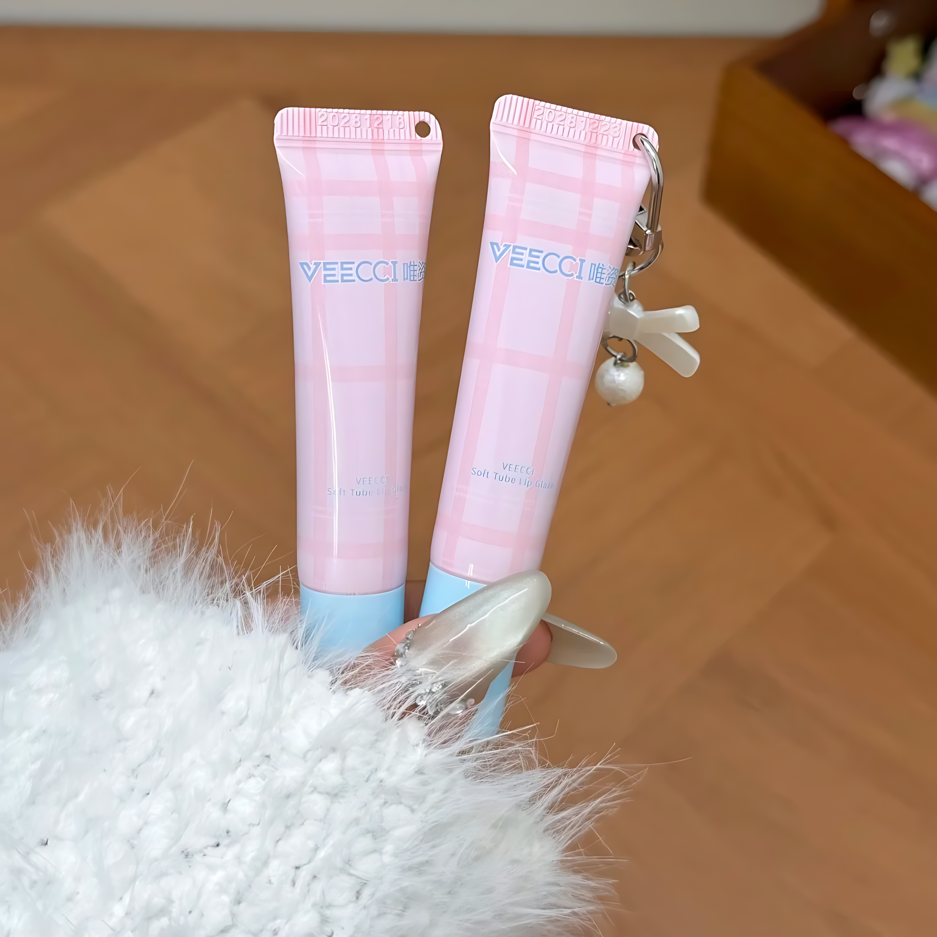 VEECCI Soft Tube Lip Glaze 9g 唯资晶透软管水唇釉